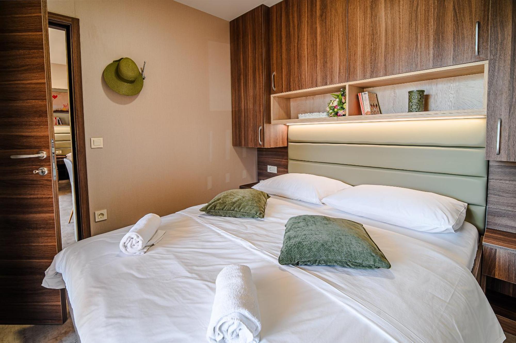 Premium Mobile Homes With Thermal Riviera Tickets 카테즈 옵 사비 객실 사진